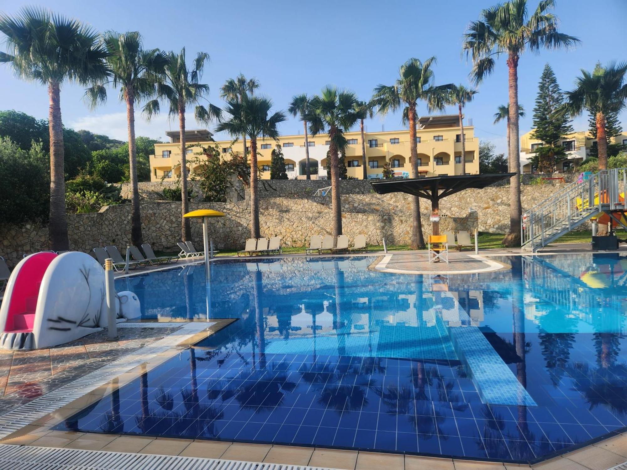 Almyrida Village & Waterpark Екстериор снимка